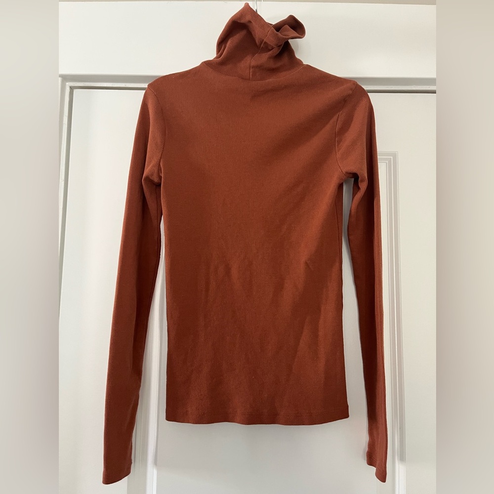 BP turtleneck long sleeve sweater shirt size: small.